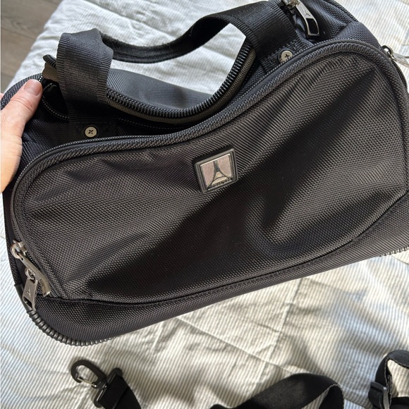 Travel Pro carry on tote - Picture 1 of 6